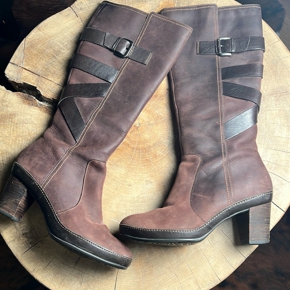 Clarks Shoes - Clark’s tall leather boots size 7. A220